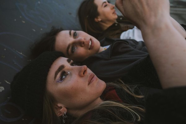 Blog beauté au féminin : tendances, soins naturels et maquillage lumineux