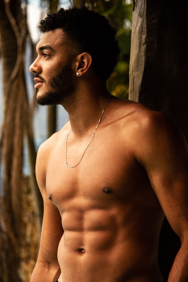 Bijoux hommes luxe : les meilleures marques pour un style exclusif